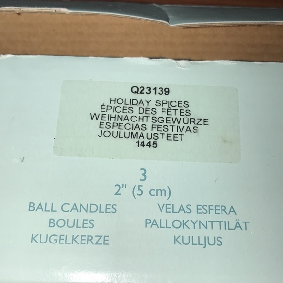 New 2 Holiday Spices ball candles by Partylite - Picture 3 of 8